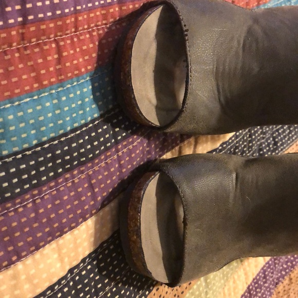 Pierre Dumas booties,size 6.5, fits like a 7 - Picture 3 of 5